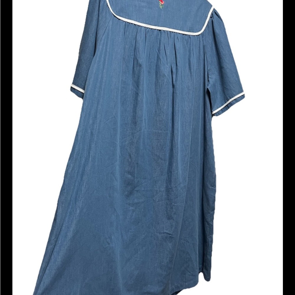 Go Softly Patio Dress Women's M MuuMuu bird Embroidered Chambray Blue Denim NEW - Picture 9 of 13